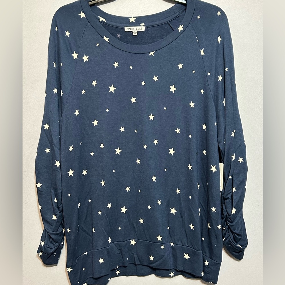 Sportelle blue with white stars shirt